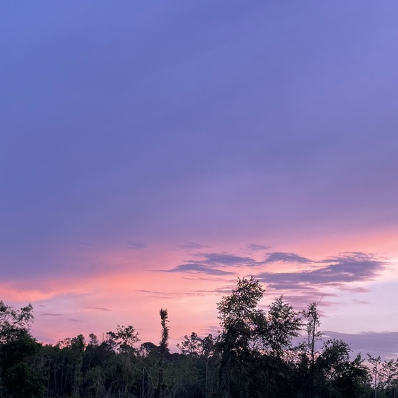 Meet your Posher, Hannah <3 - Picture 3 of 5